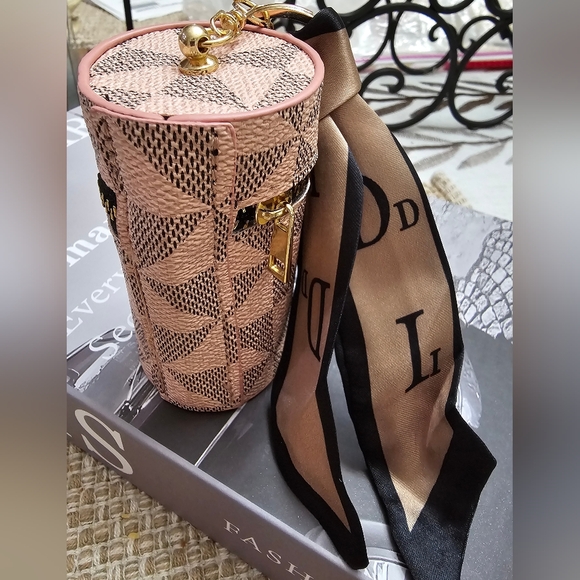 Fashion Pink Purse Charm Mini Bucket Lipstick Case Key Chain New - Picture 2 of 4